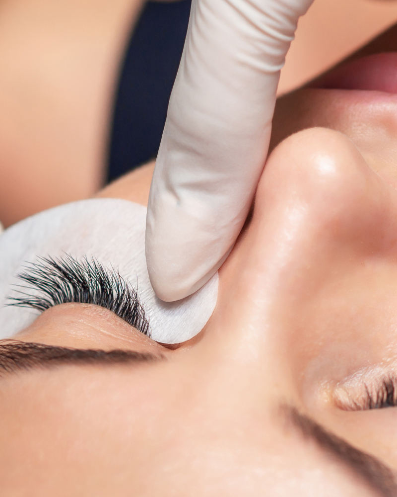 Eyelashes Tinting in Delta Gain